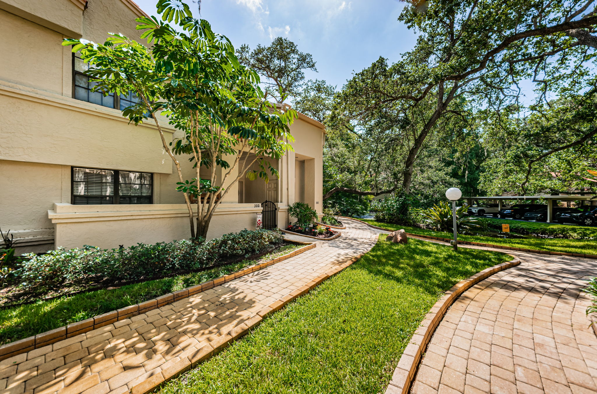 Front Exterior5