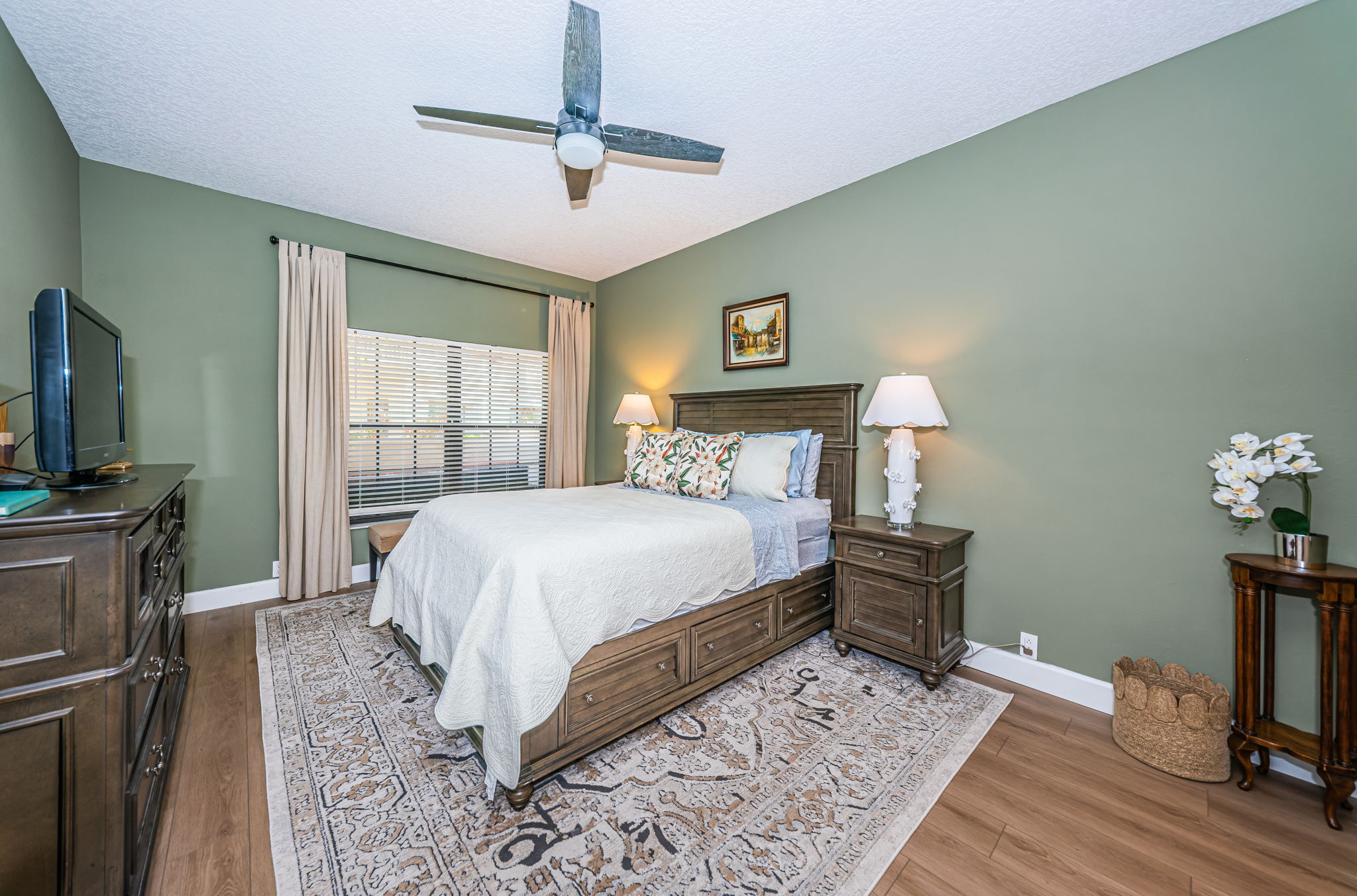 Master Bedroom1a
