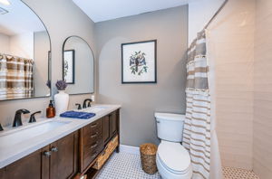 Bathroom1a