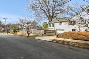 300 N Hawthorne Rd-35