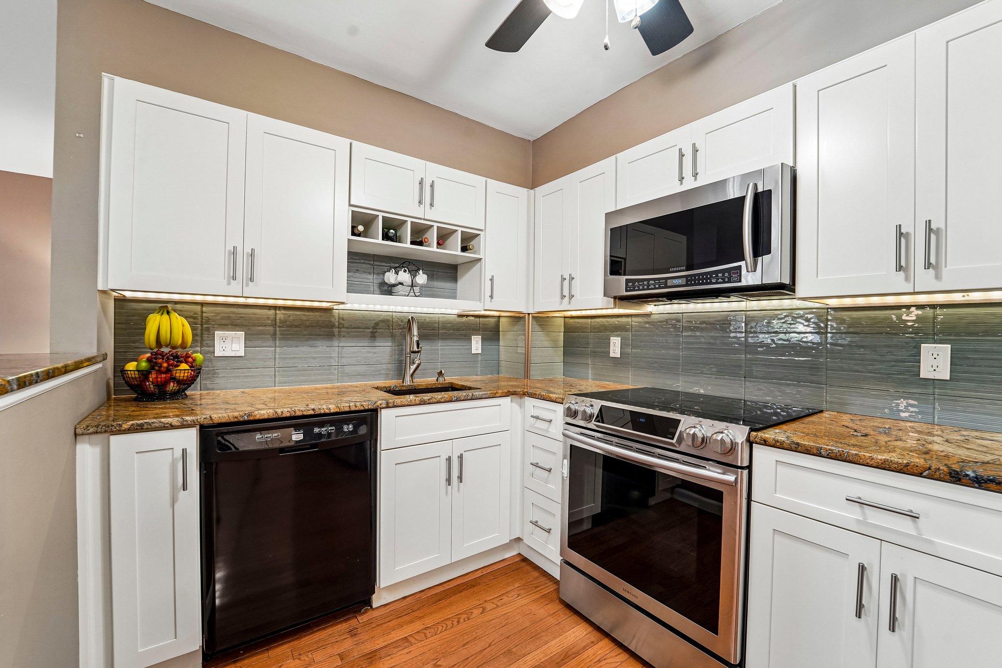 Park St 1F-S0409-012.jpg