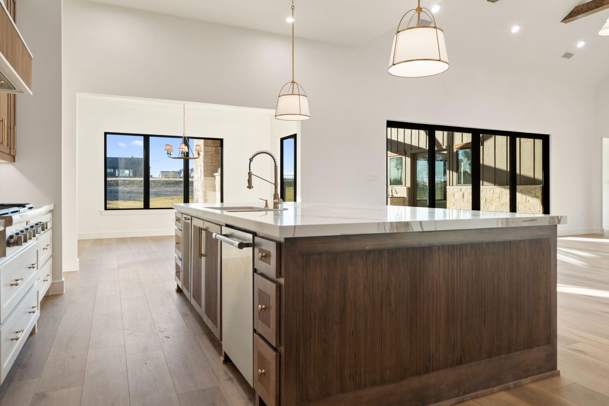 300 Ryker Ln - Image 58