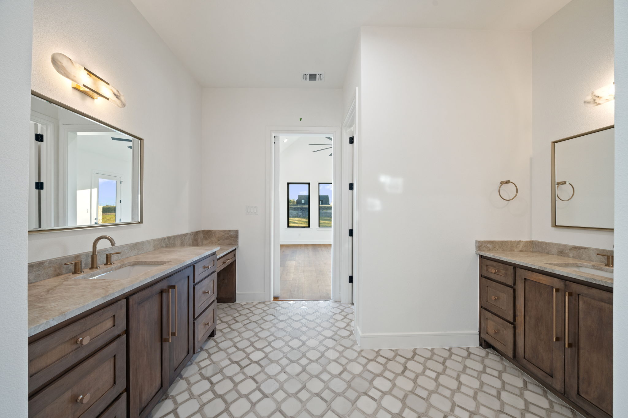 300 Ryker Ln - Image 36