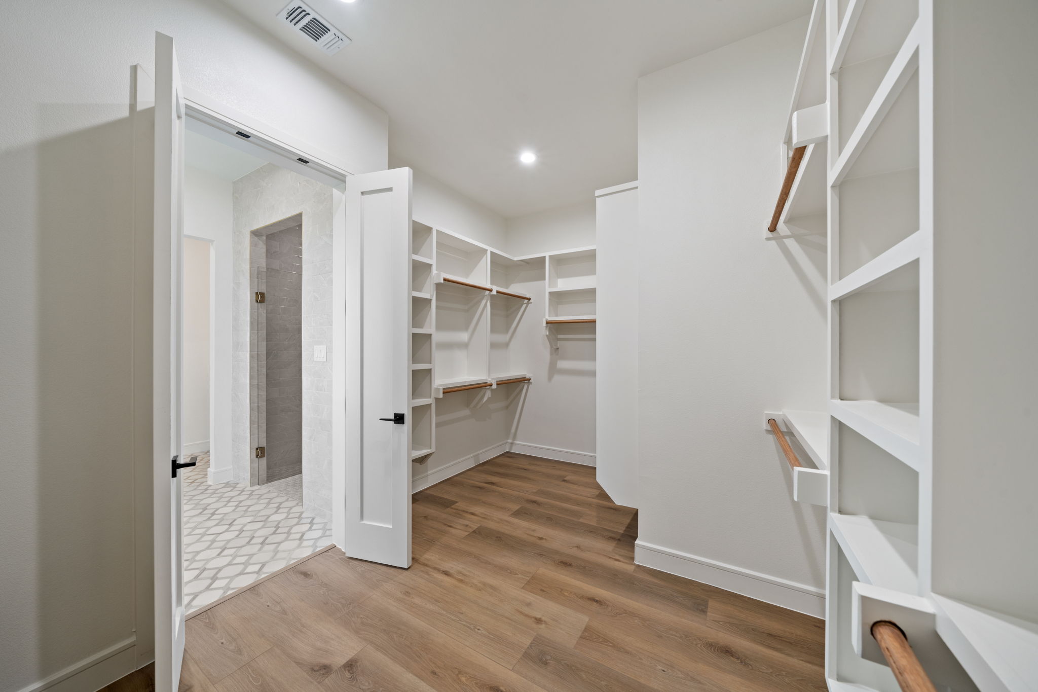 300 Ryker Ln - Image 37