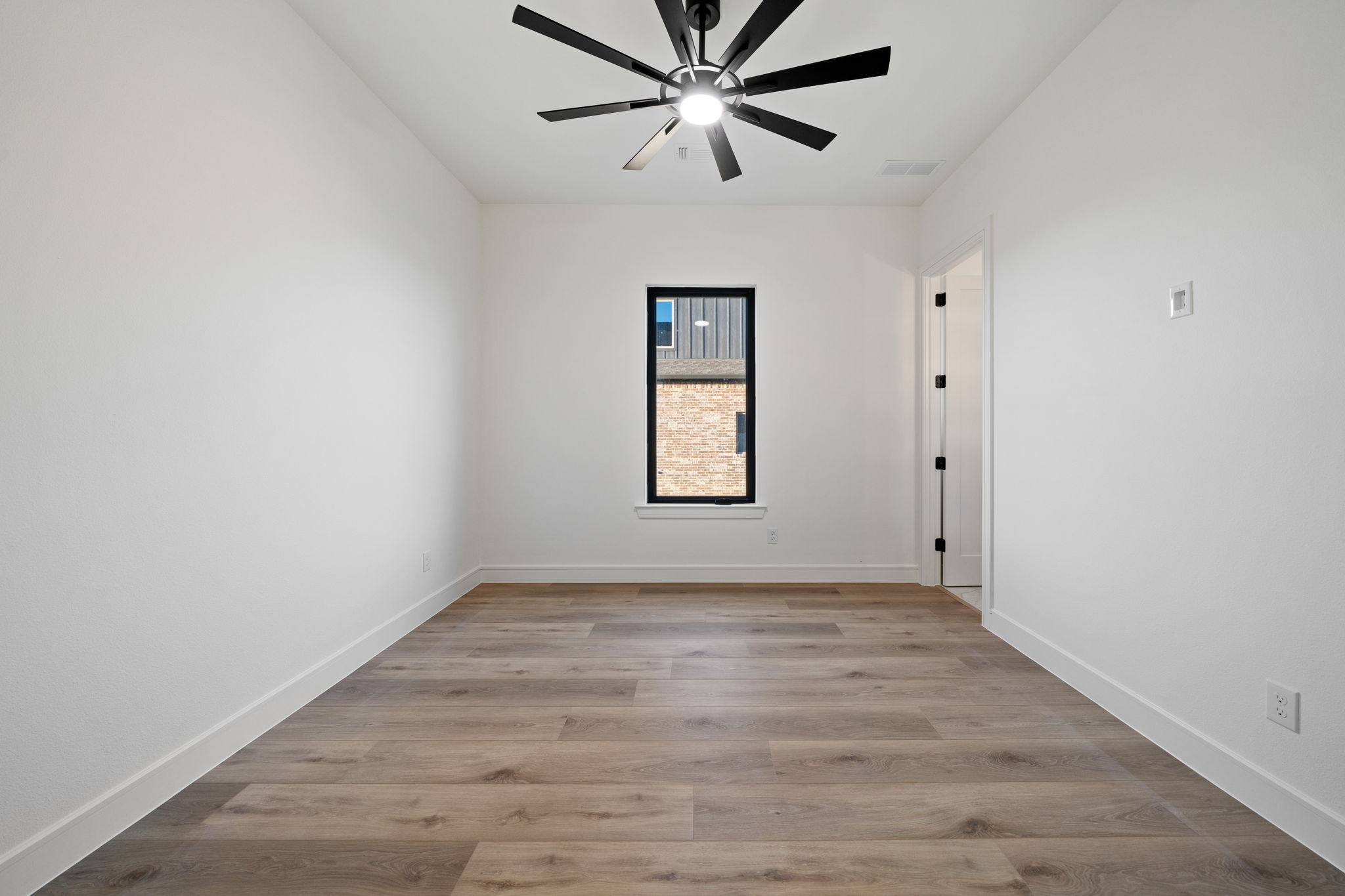 300 Ryker Ln - Image 40