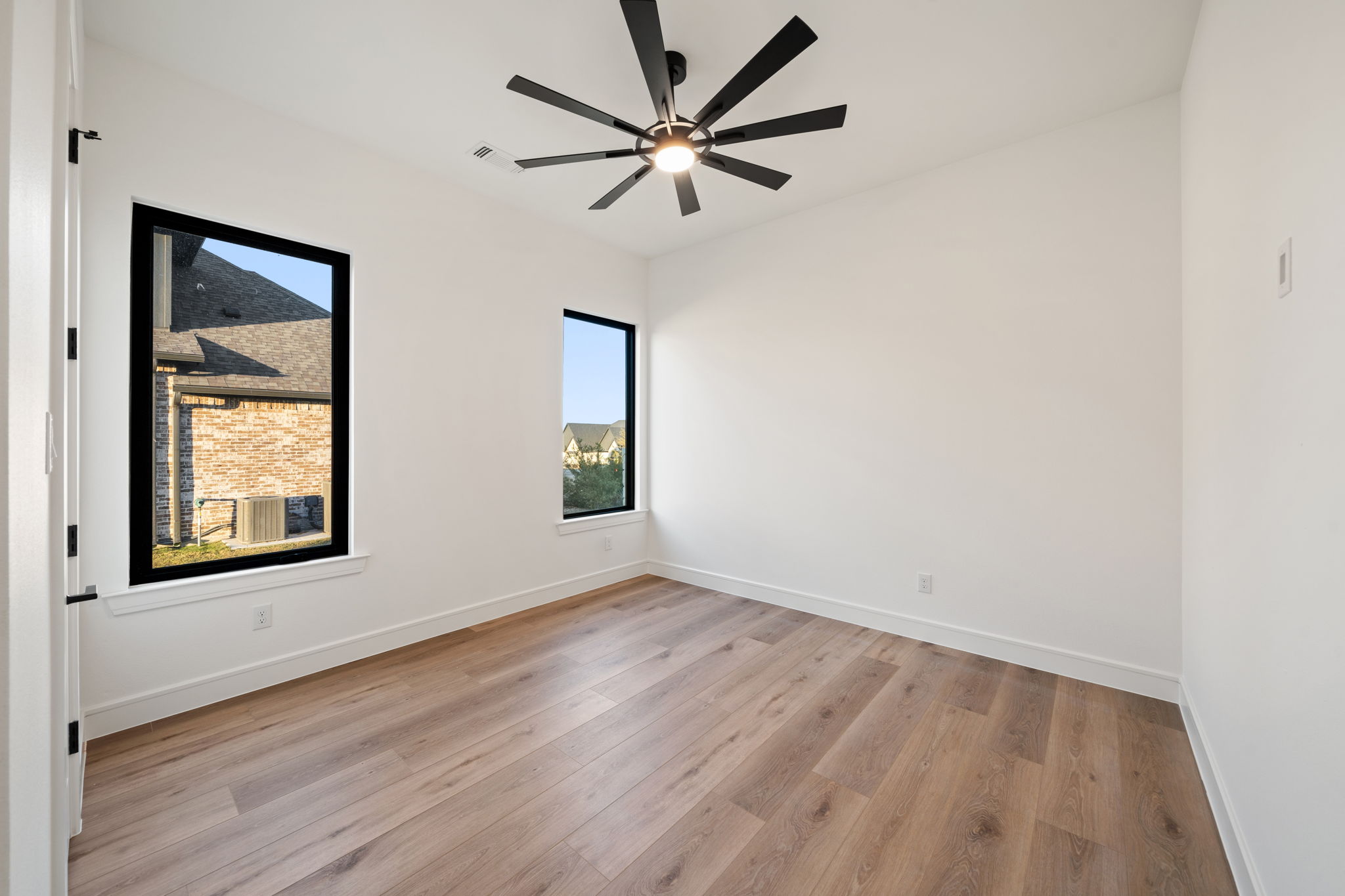 300 Ryker Ln - Image 43