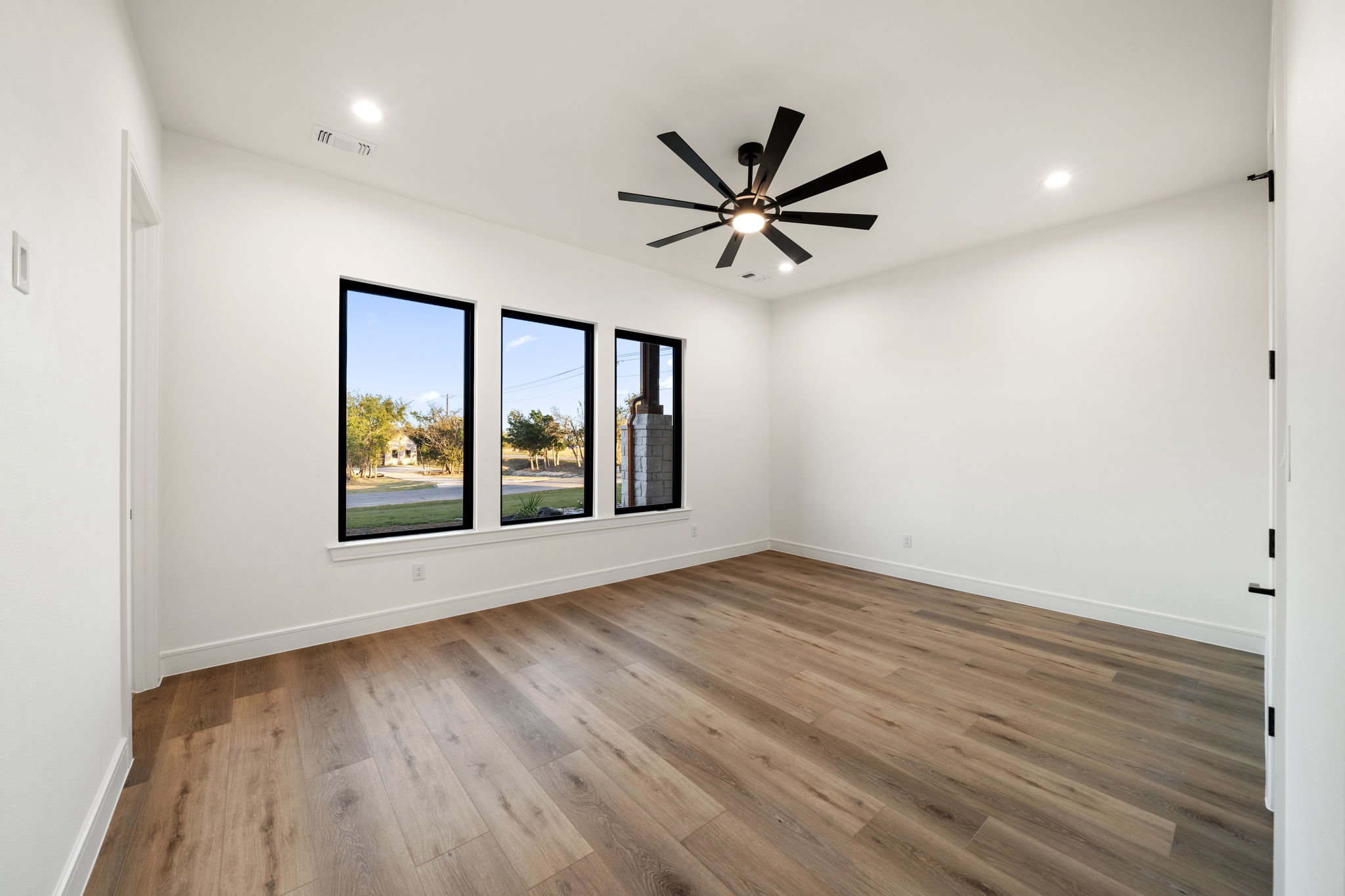 300 Ryker Ln - Image 46