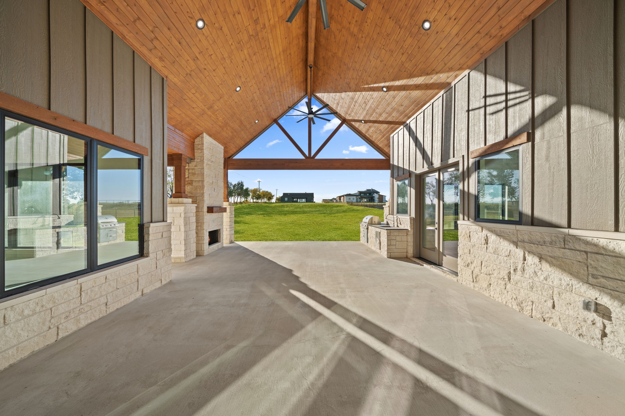 300 Ryker Ln - Image 8