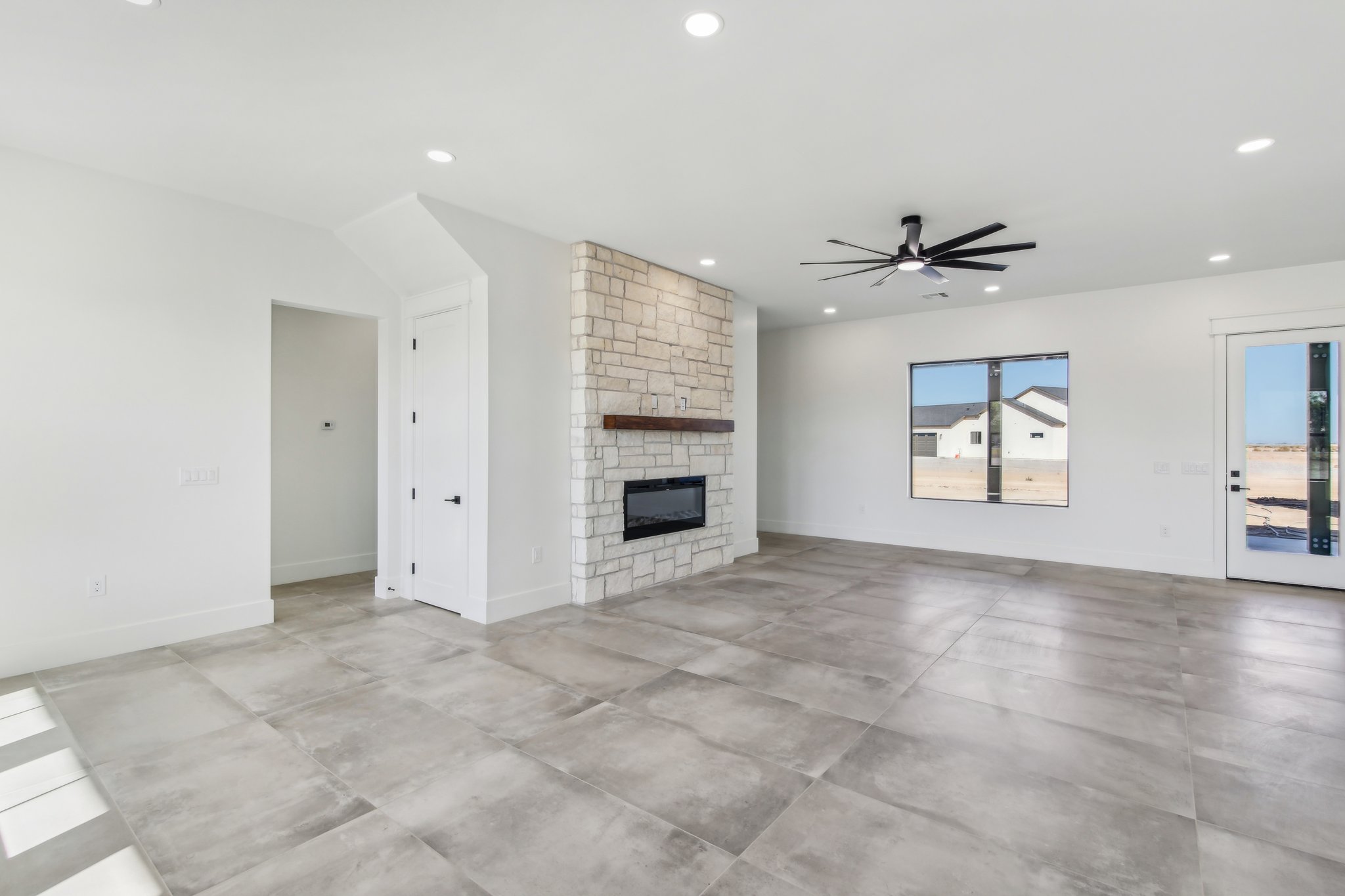 S Charleston Ct-008.jpg