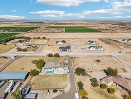 S Charleston Ct-057.jpg