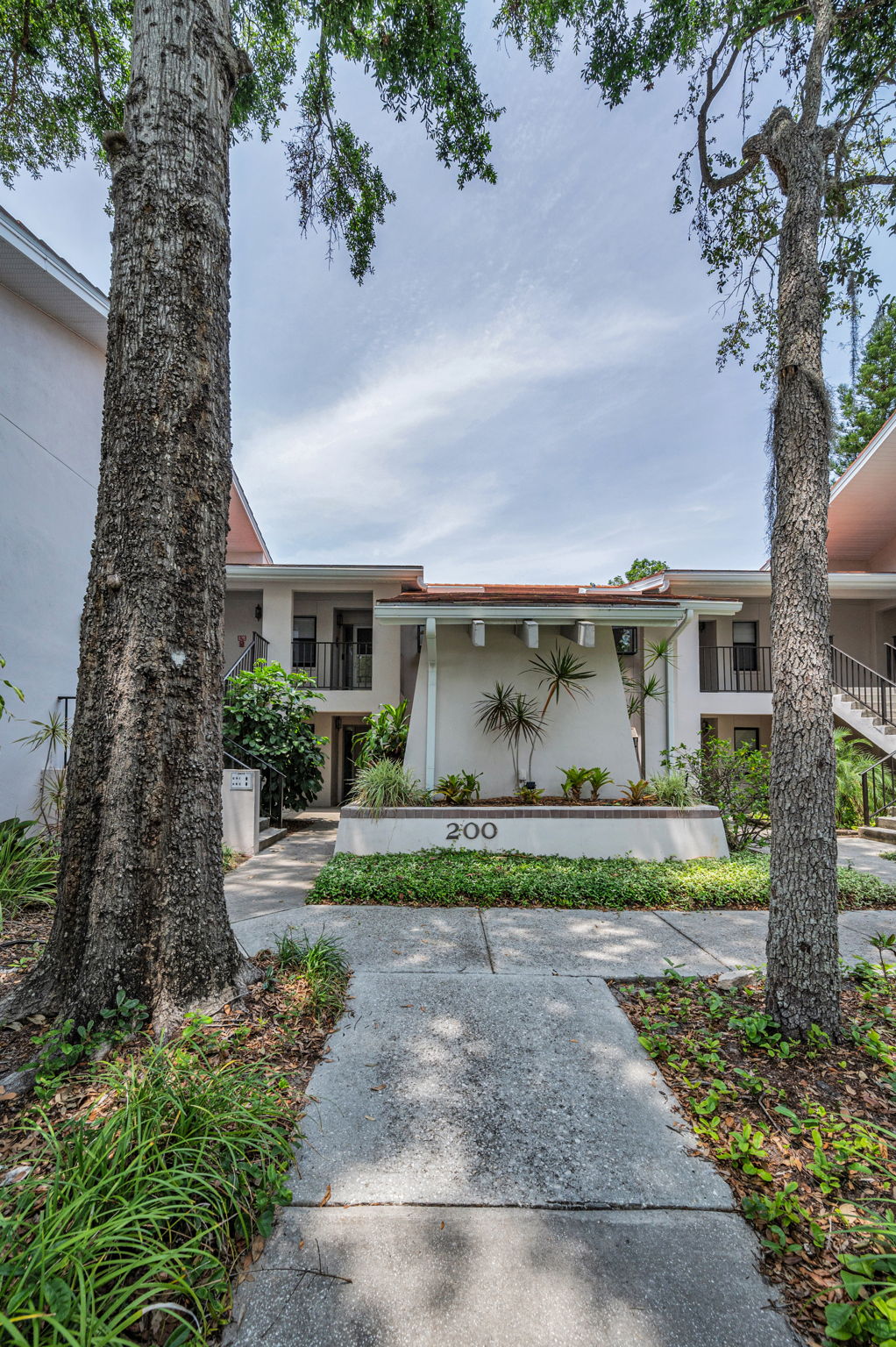 Front Exterior13