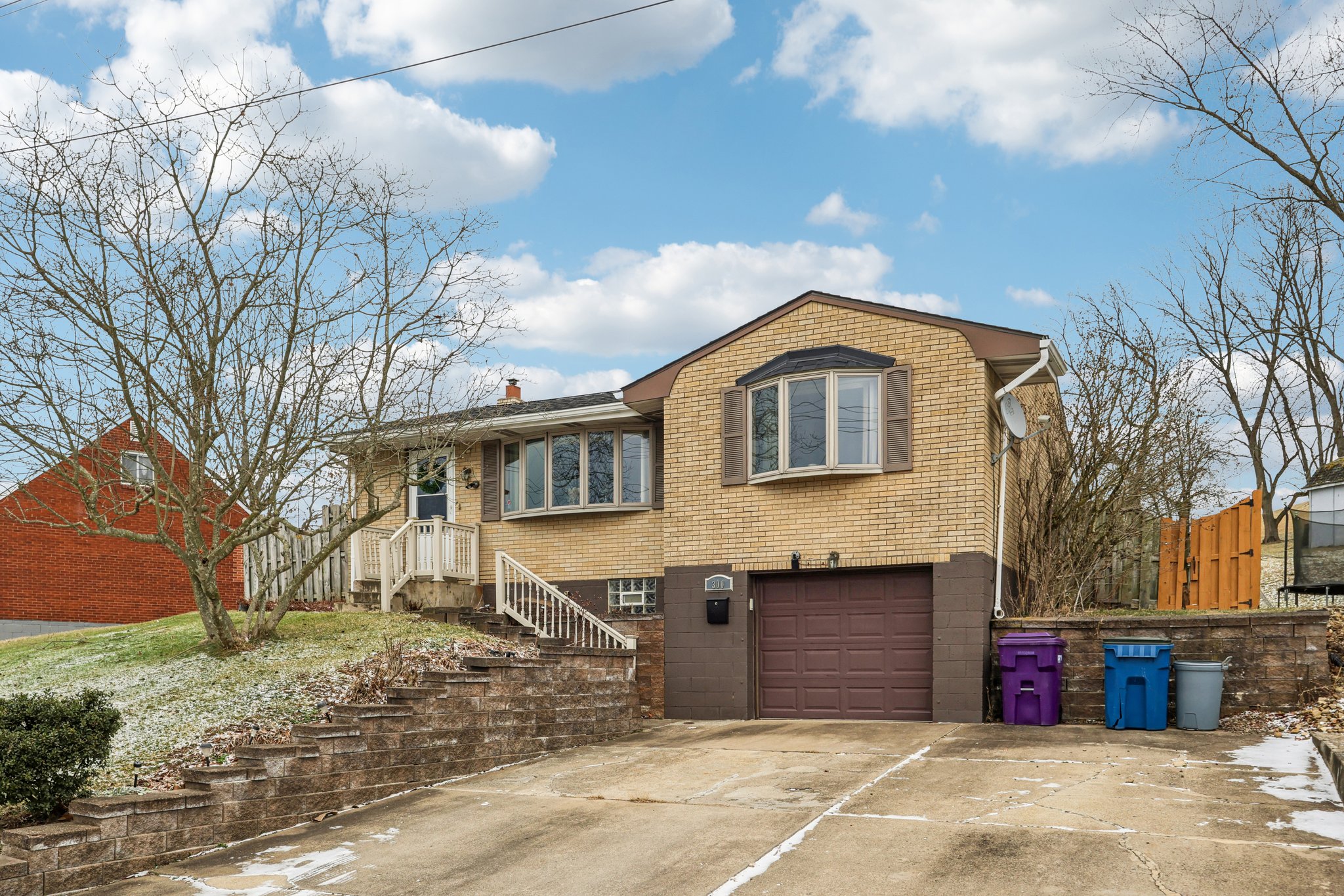 Sherrie Dr-S1701-002.jpg