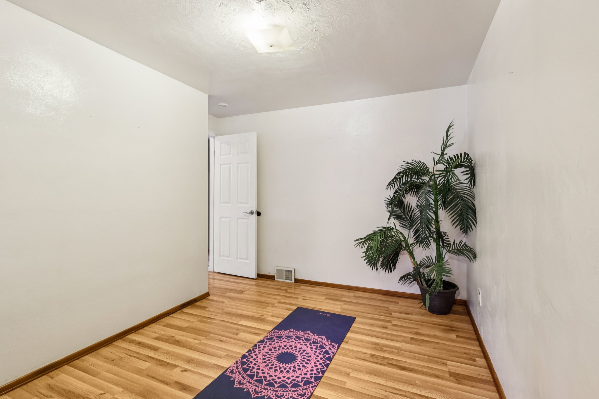 Sherrie Dr-S1701-027.jpg