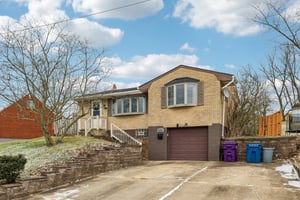 Sherrie Dr-S1701-002.jpg