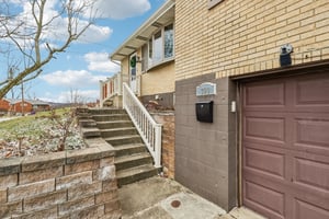 Sherrie Dr-S1701-005.jpg