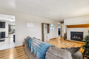 Sherrie Dr-S1701-008.jpg