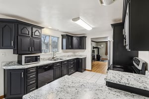 Sherrie Dr-S1701-016.jpg