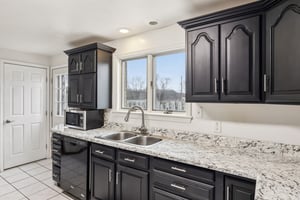 Sherrie Dr-S1701-019.jpg