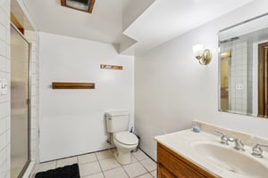 Sherrie Dr-S1701-035.jpg