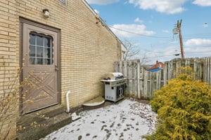 Sherrie Dr-S1701-044.jpg