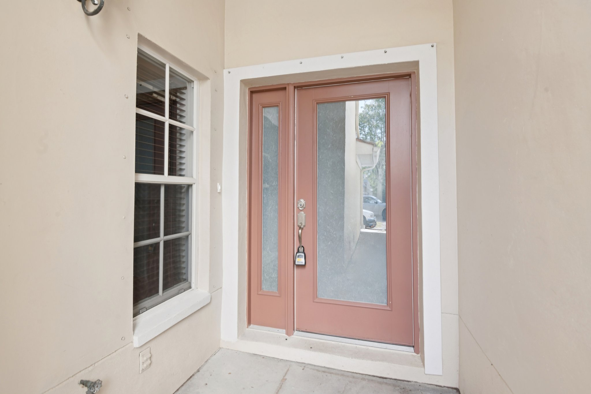 Valencia Cir-S1203-005.jpg