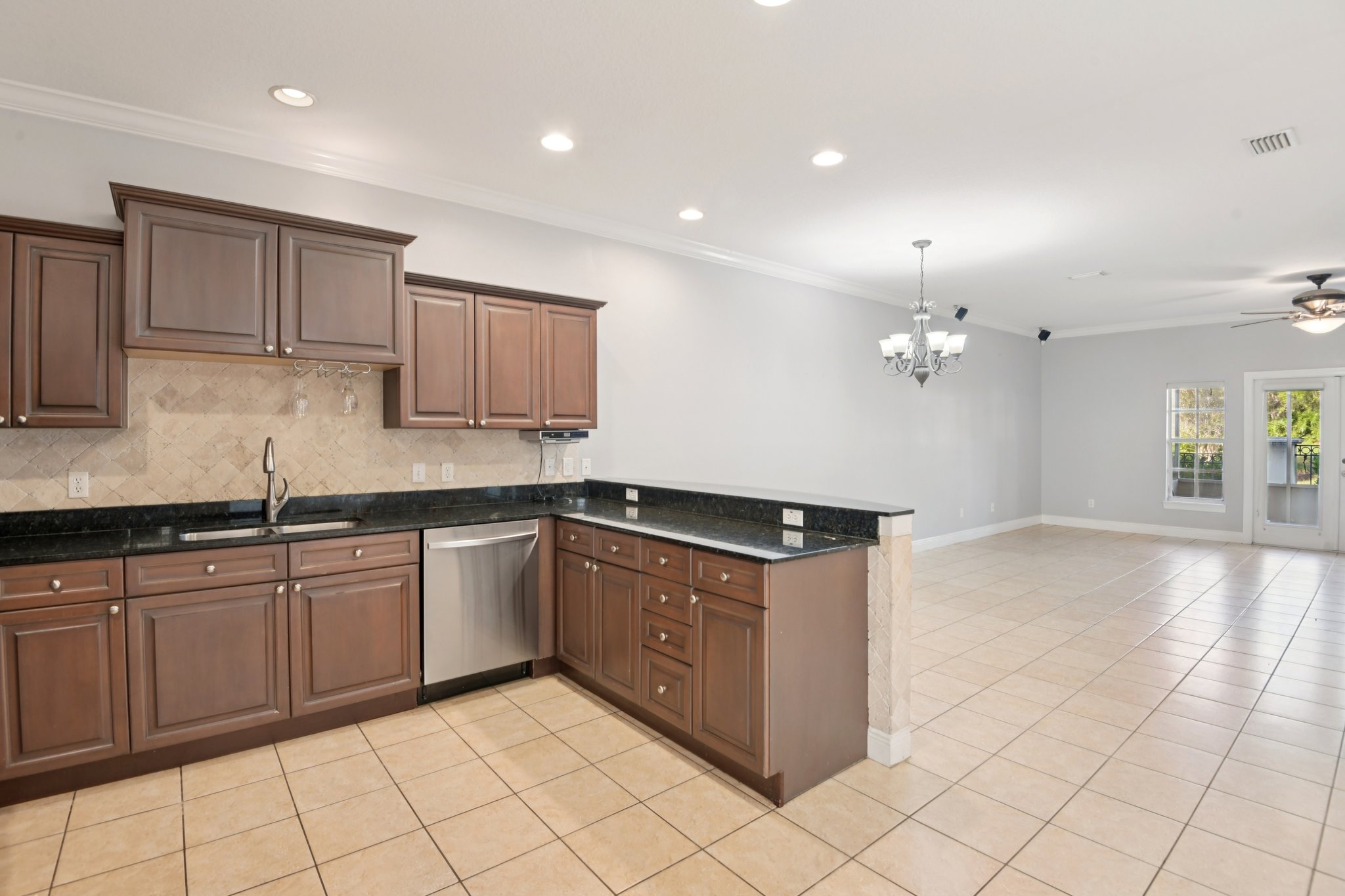 Valencia Cir-S1203-015.jpg