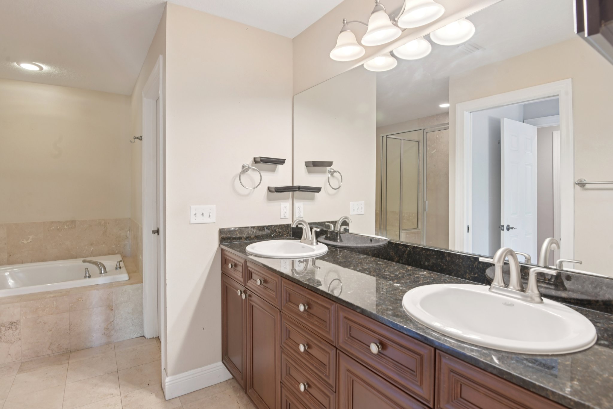 Valencia Cir-S1203-022.jpg