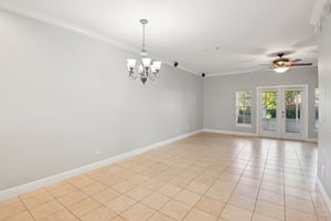 Valencia Cir-S1203-008.jpg