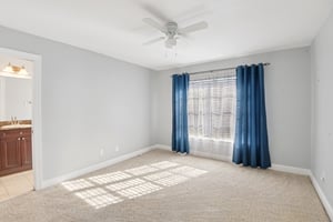 Valencia Cir-S1203-030.jpg