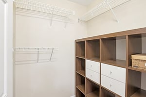 Valencia Cir-S1203-032.jpg