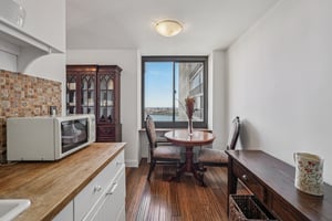 Winston Dr-S0310-036.jpg