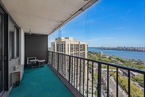 Winston Dr-S0310-055.jpg