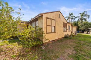 EXT 3000 Fifth Ave N 019