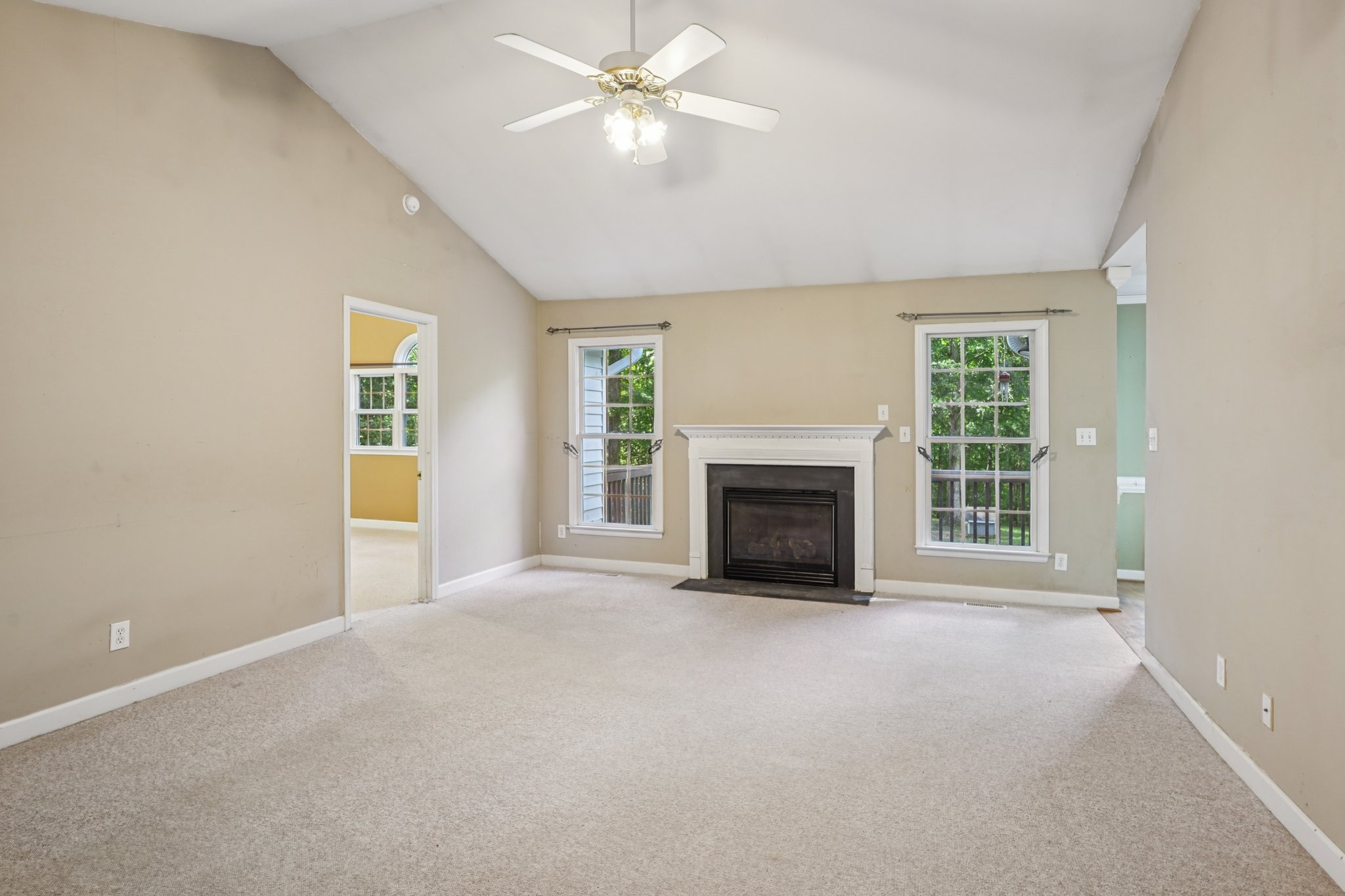 Beville Forest Dr-S2608-007.jpg