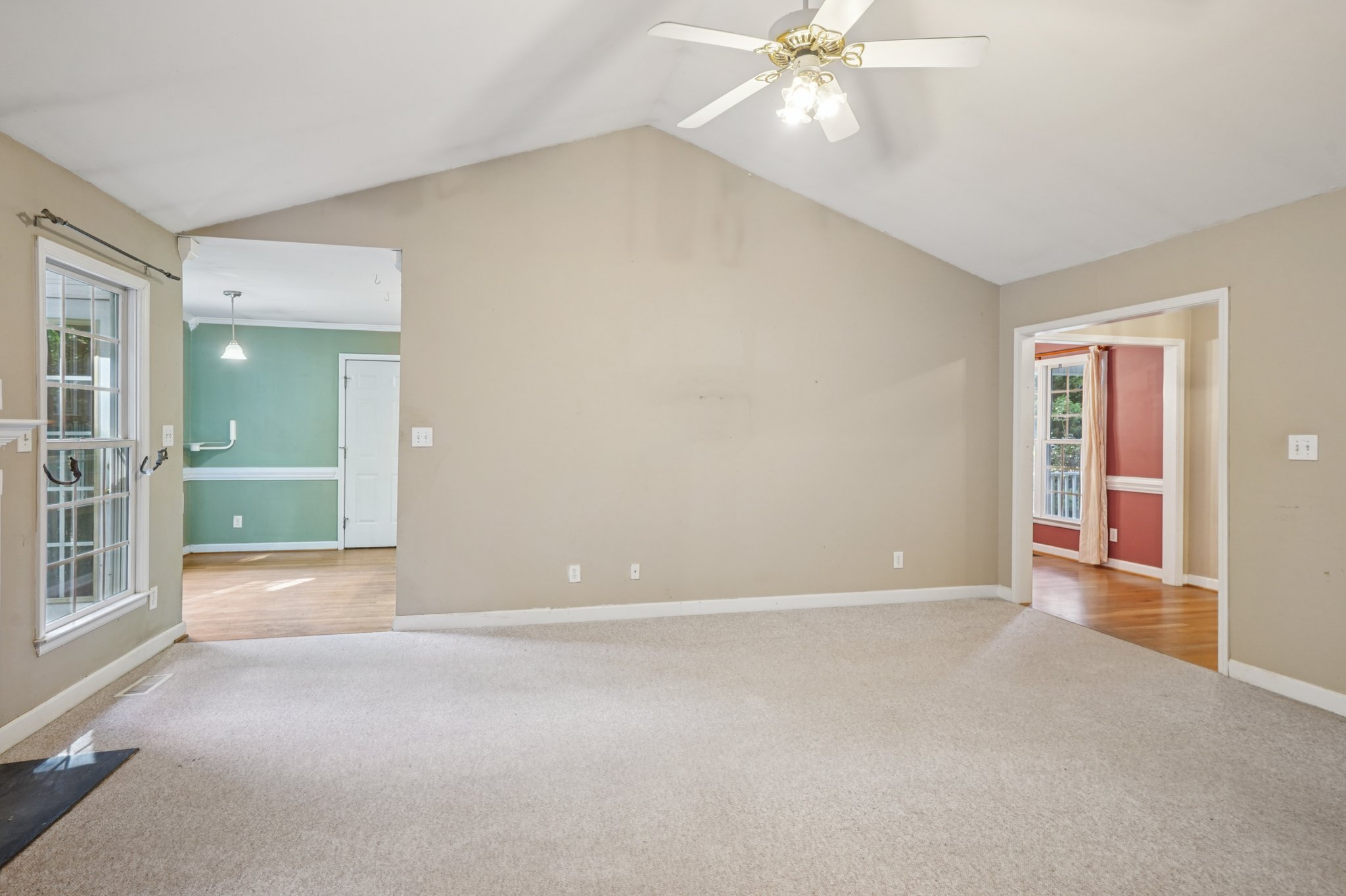 Beville Forest Dr-S2608-008.jpg