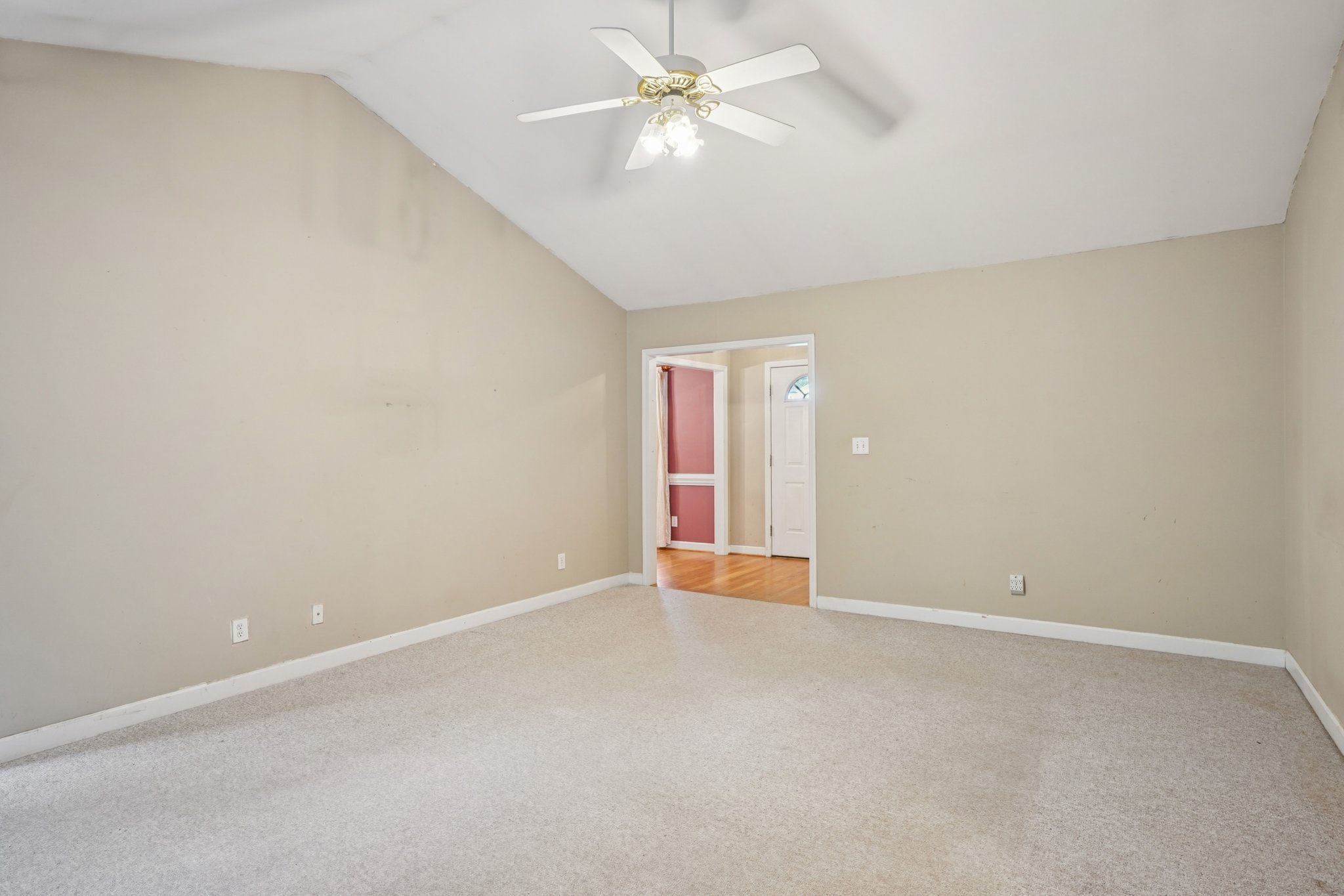 Beville Forest Dr-S2608-009.jpg