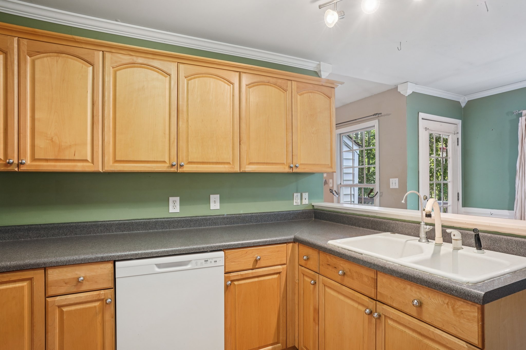 Beville Forest Dr-S2608-015.jpg