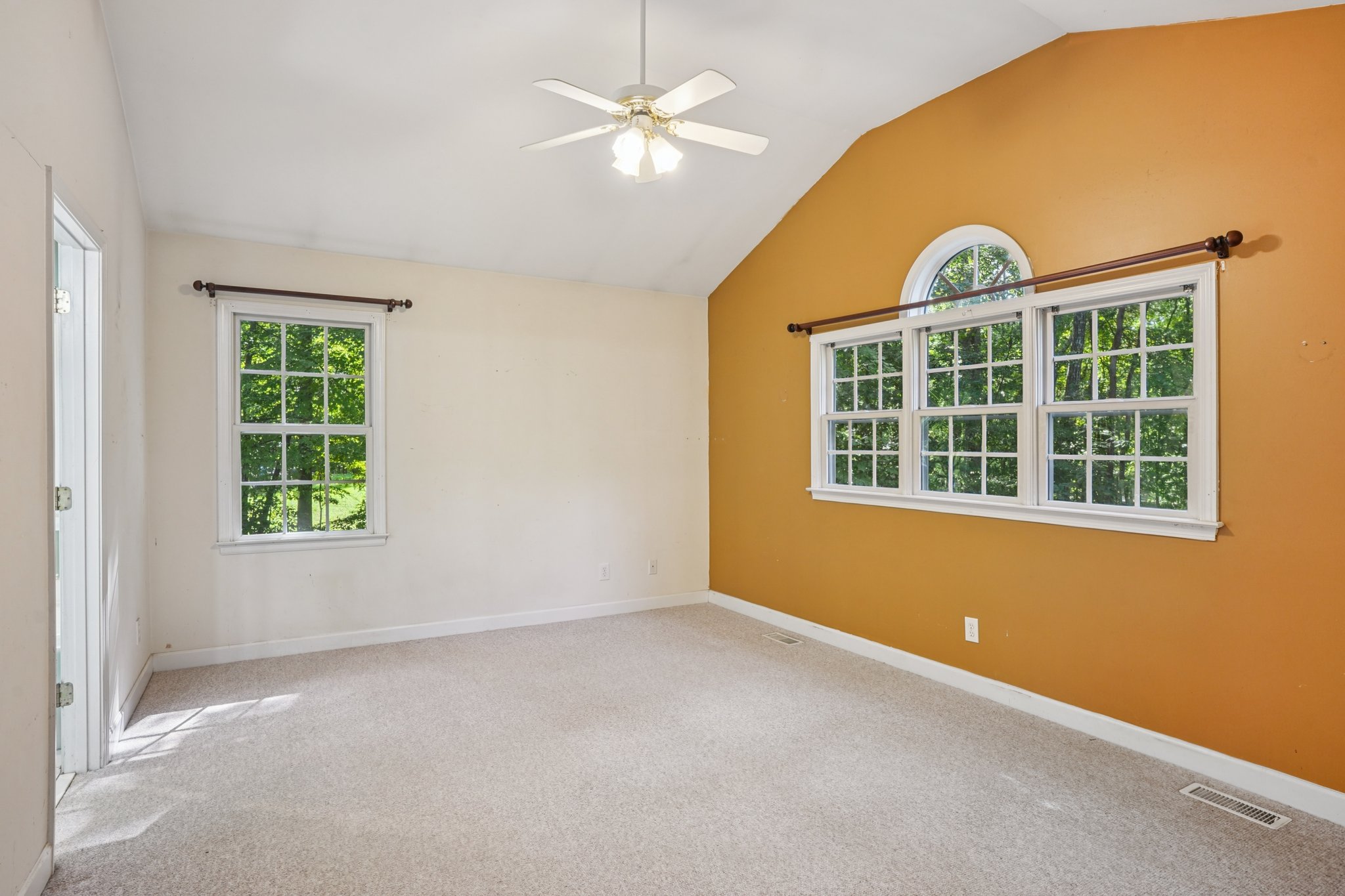 Beville Forest Dr-S2608-020.jpg