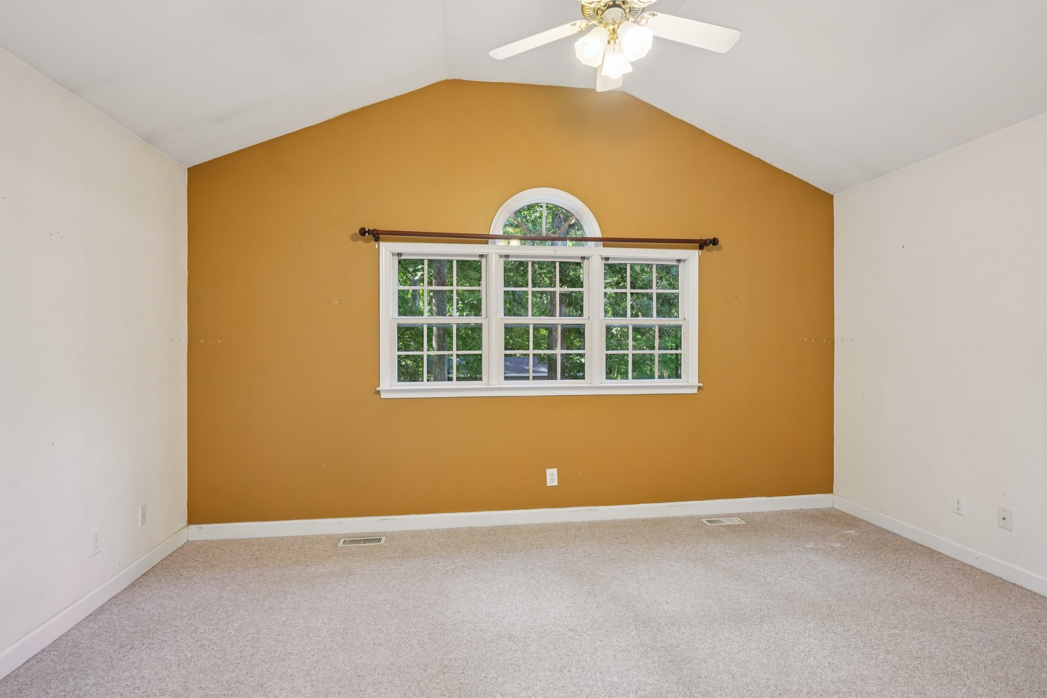 Beville Forest Dr-S2608-021.jpg