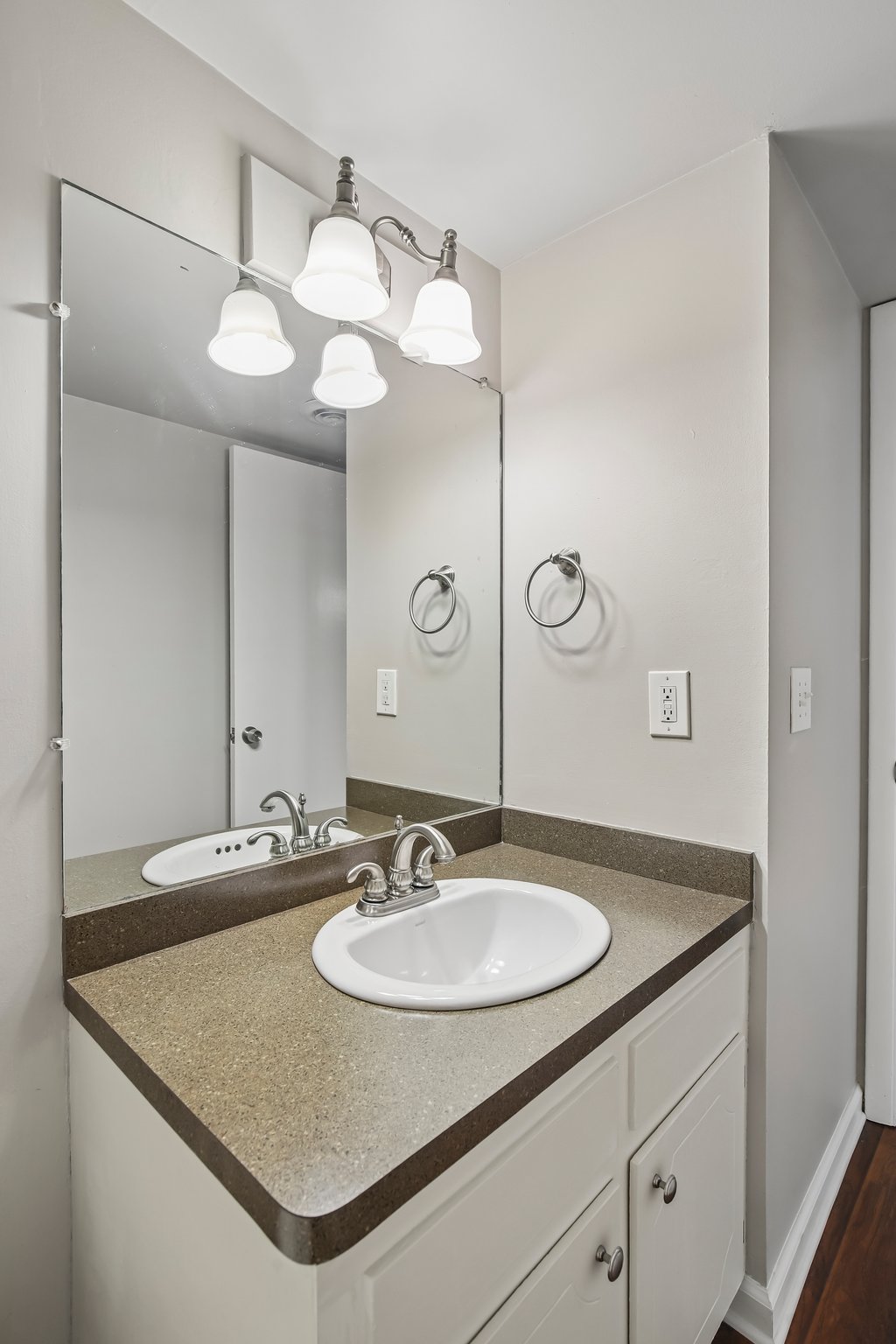 Hillsboro Pike 113-S1808-036.jpg