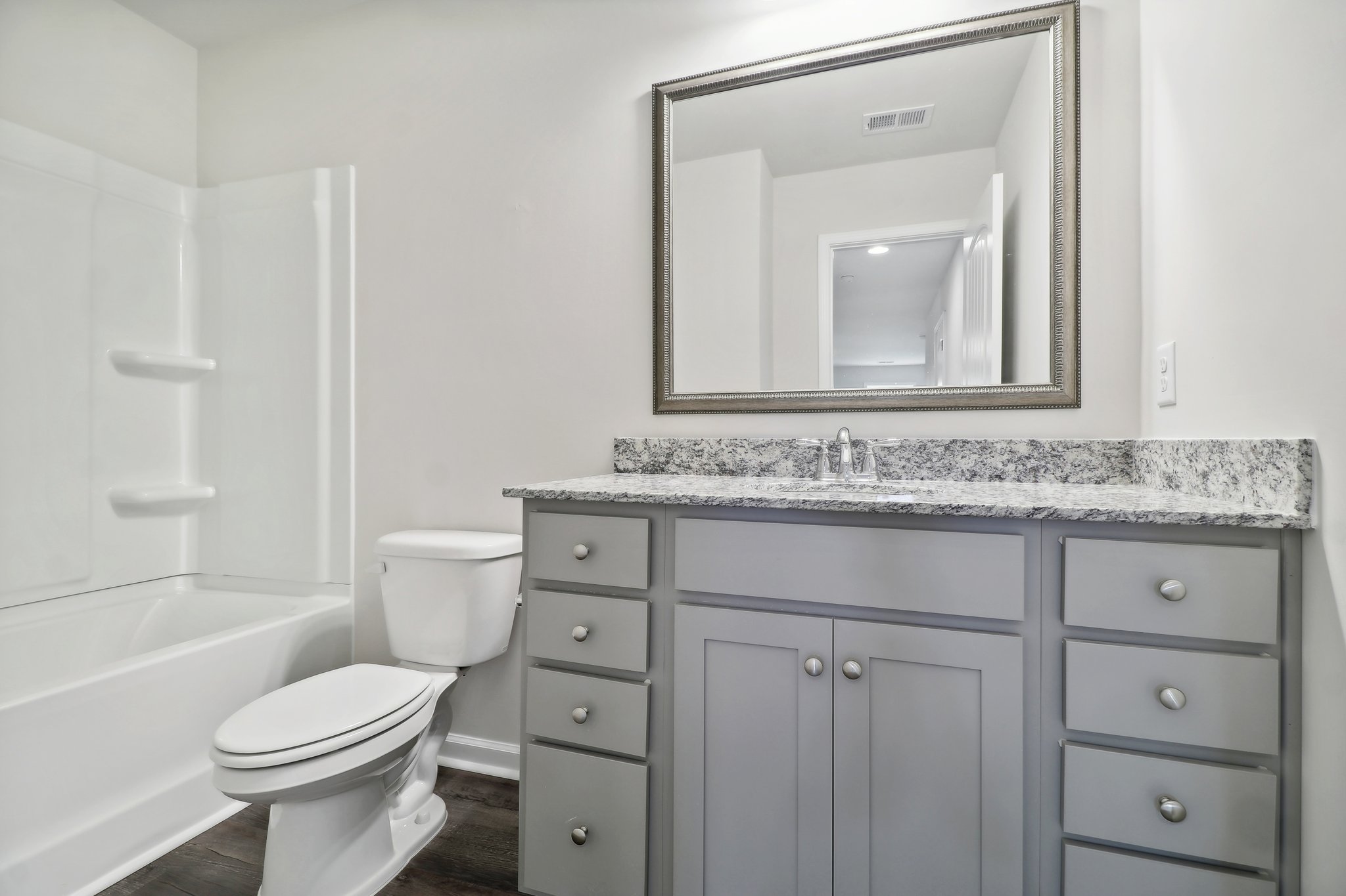 Litchfield Ave-030.jpg