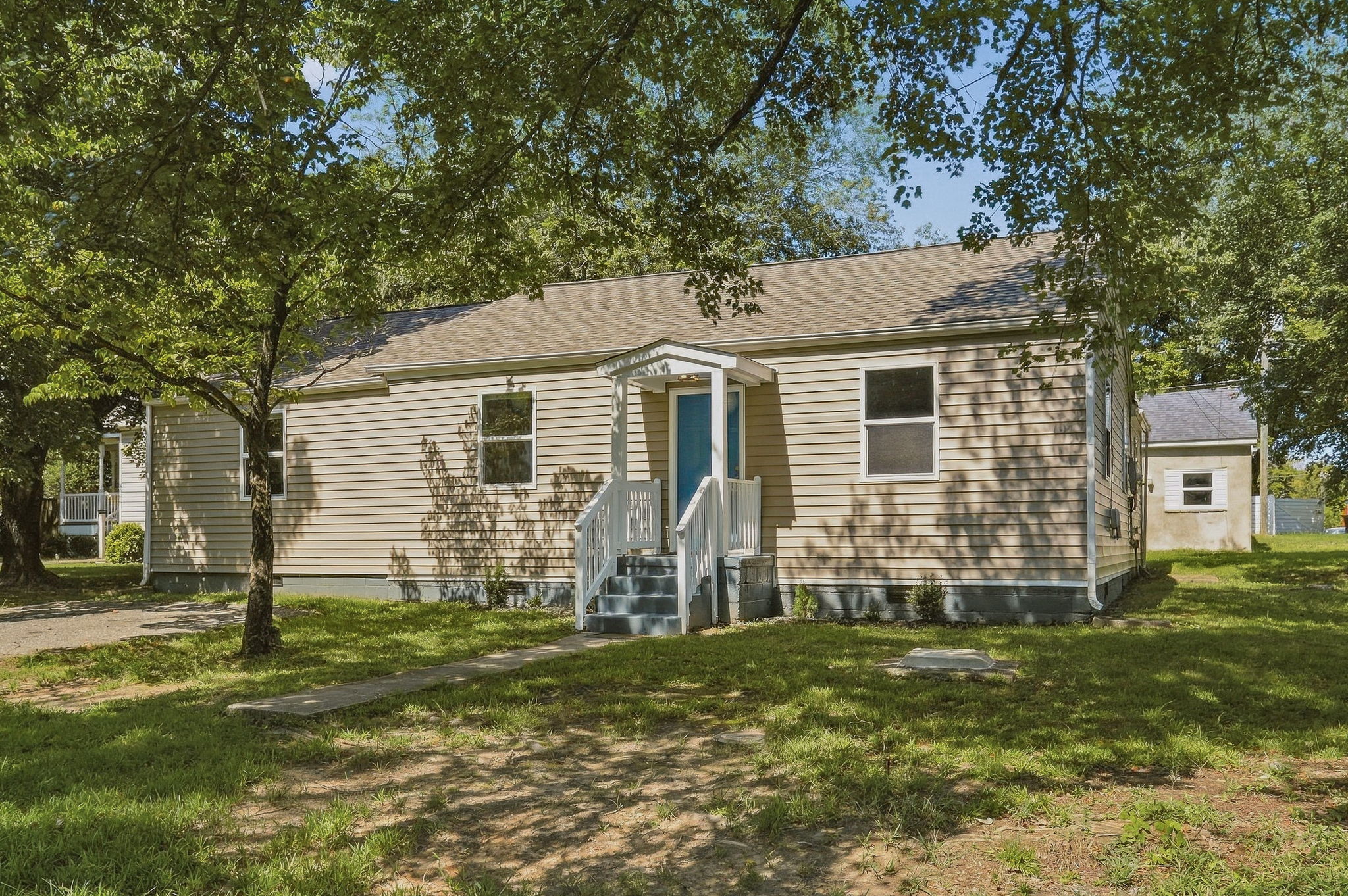 01-Exterior Front