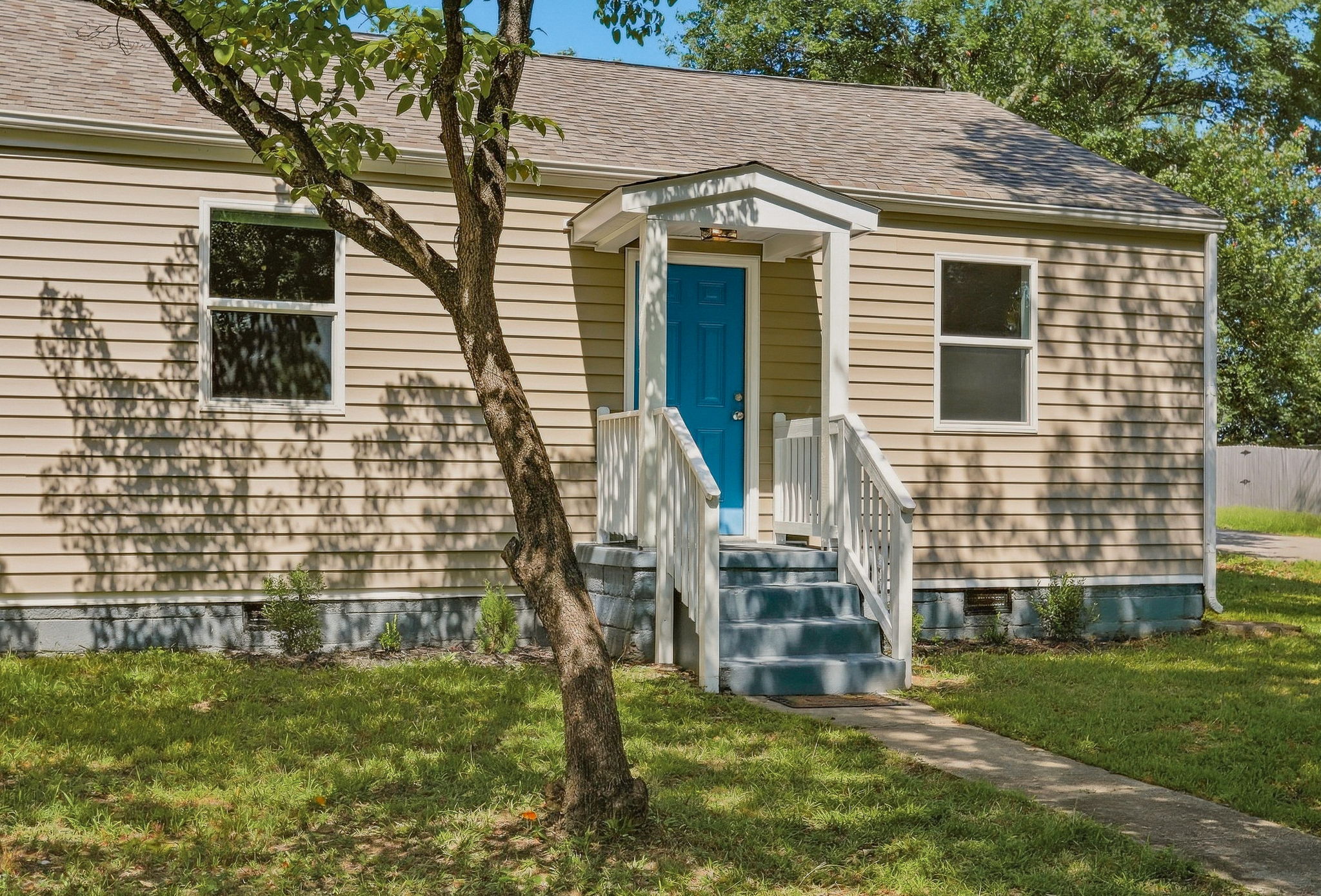 04-Exterior Front