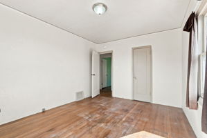  Photo 33