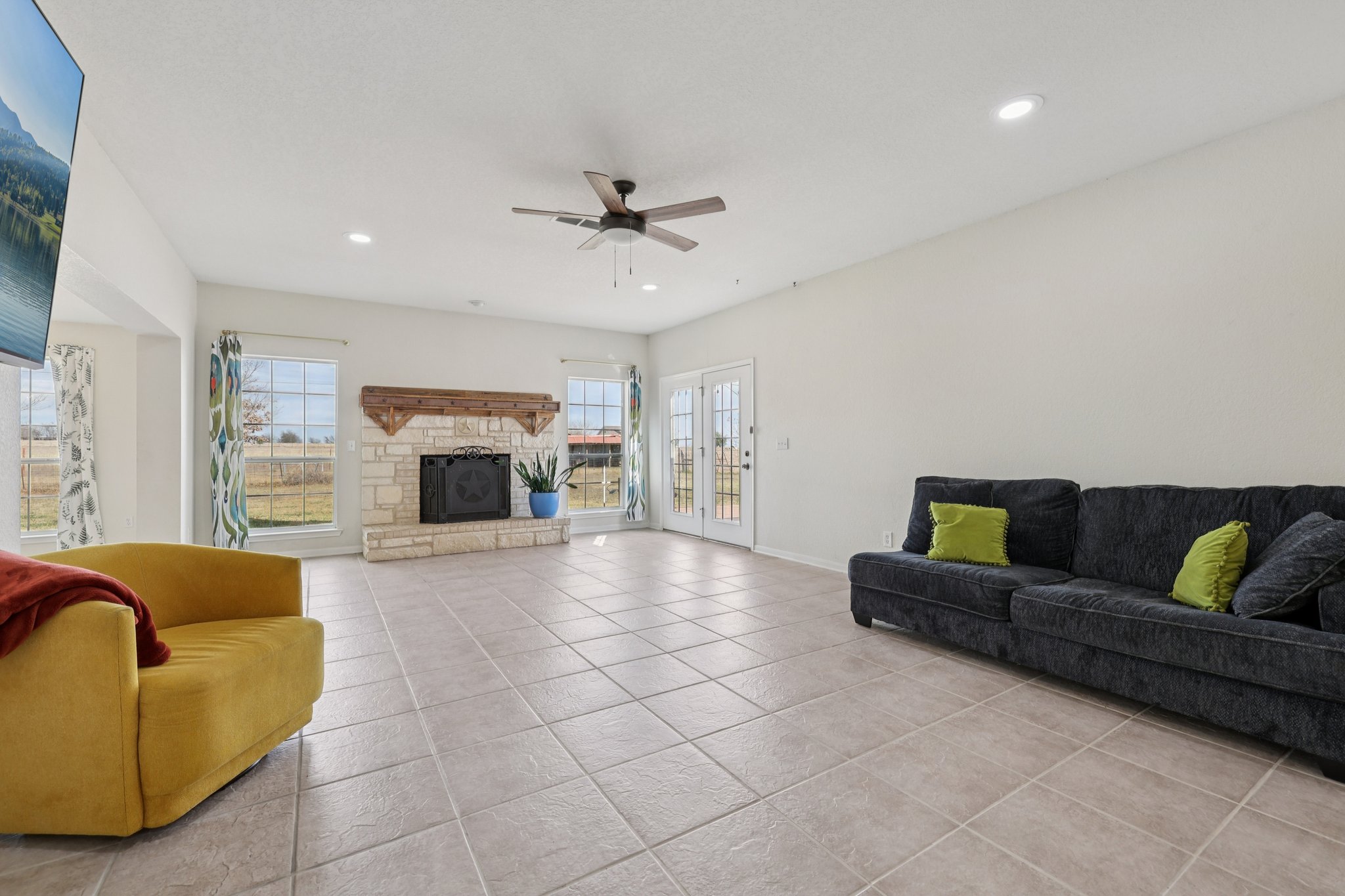 W Amity Rd-S0701-016.jpg