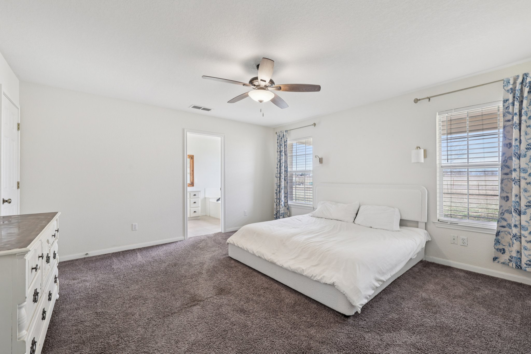 W Amity Rd-S0701-032.jpg