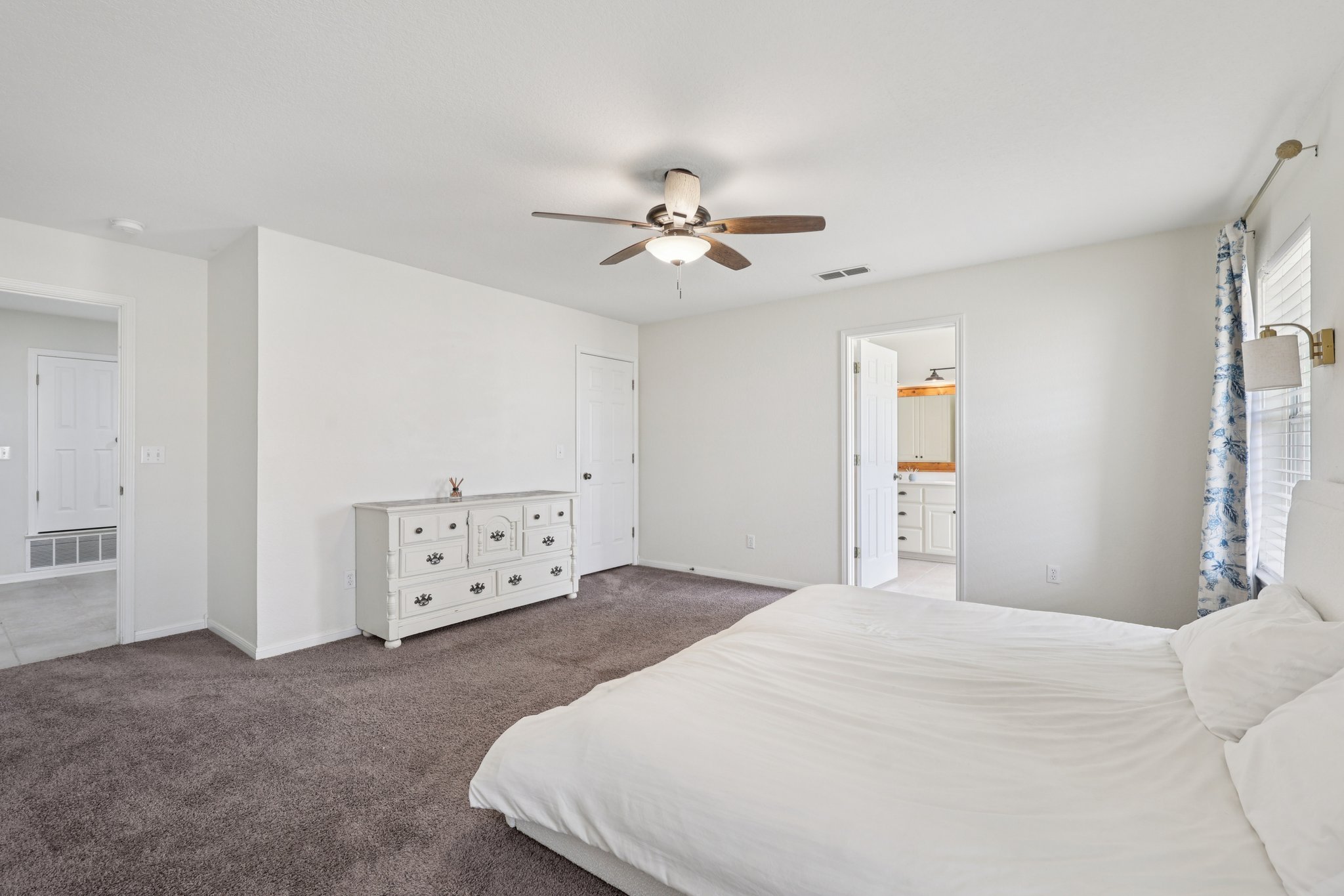 W Amity Rd-S0701-033.jpg