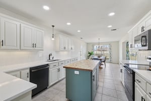 W Amity Rd-S0701-024.jpg