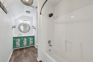 W Amity Rd-S0701-048.jpg