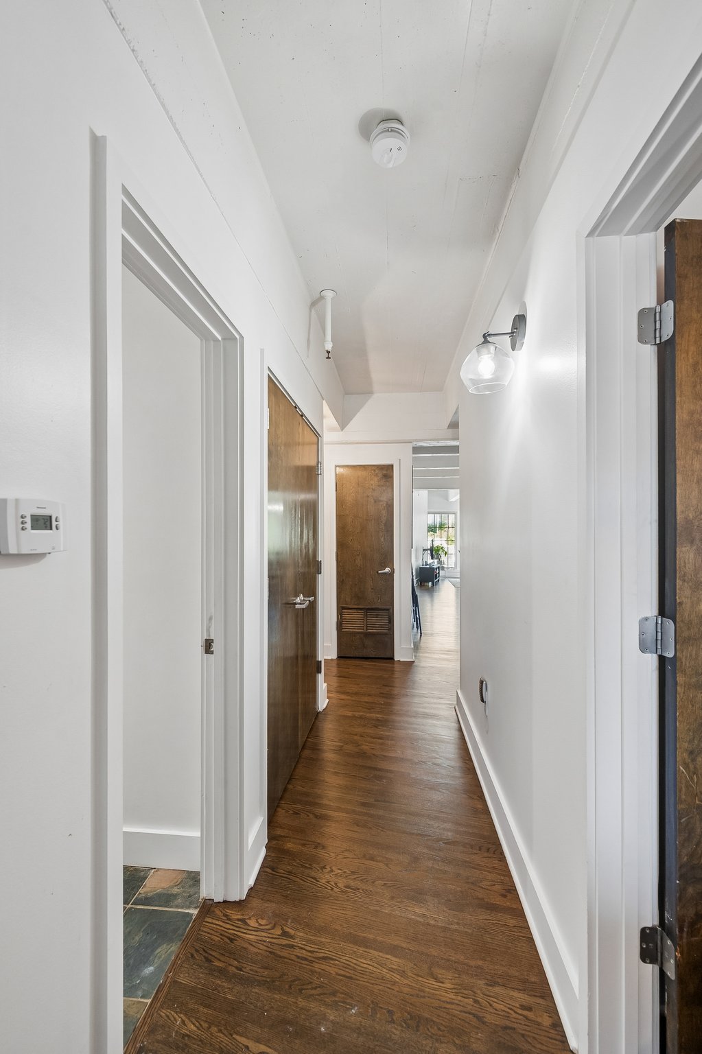 3001 Gillham Rd 206 - 005.jpg